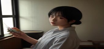 玩家在每日大赛平台手机端点击报名按钮，界面简洁清晰，绿色高亮按钮醒目，操作一步完成