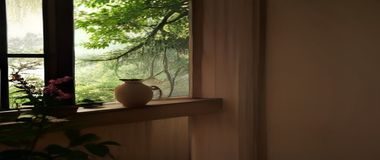 玩家暗影刃客在每日大赛精英挑战赛中登顶排行榜第一，截图显示金色第一名徽章与丰厚奖励通知，成就感爆棚